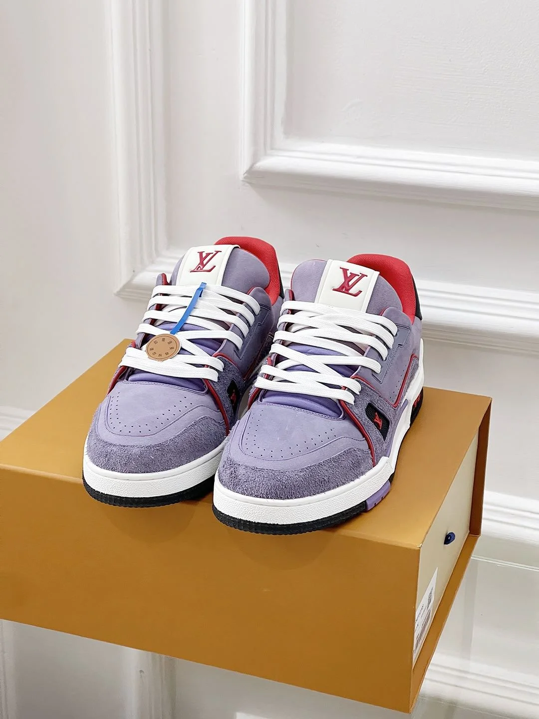 Lightweight Louis Vuitton Trainer Sneaker 31455