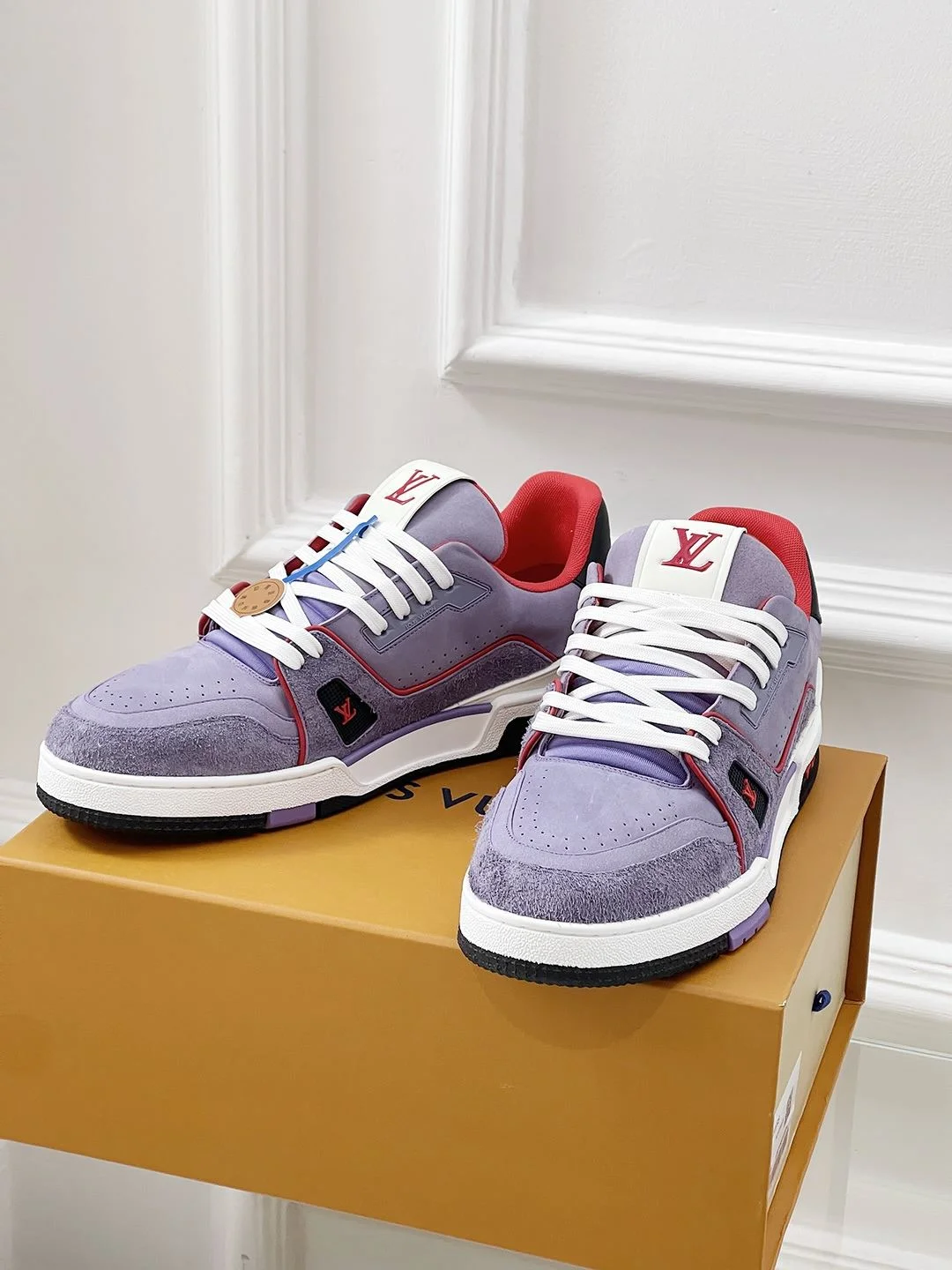 Lightweight Louis Vuitton Trainer Sneaker 31455