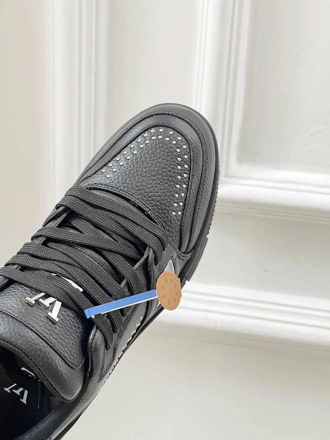 Louis Vuitton Trainer Sneaker FashionForward 31460