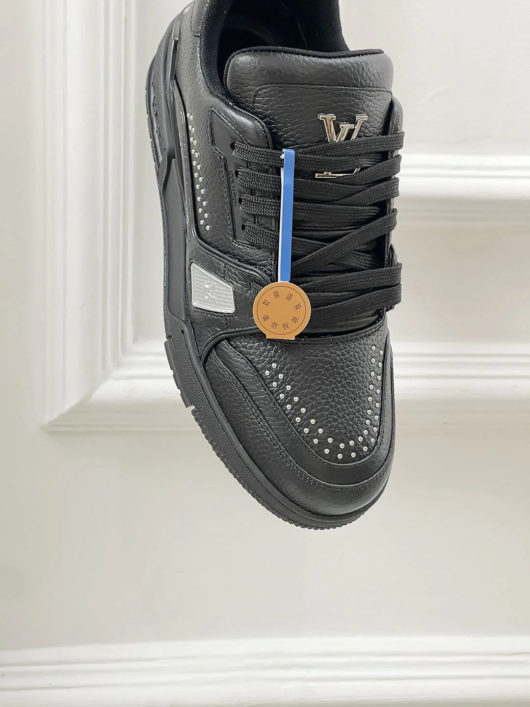 Louis Vuitton Trainer Sneaker FashionForward 31460