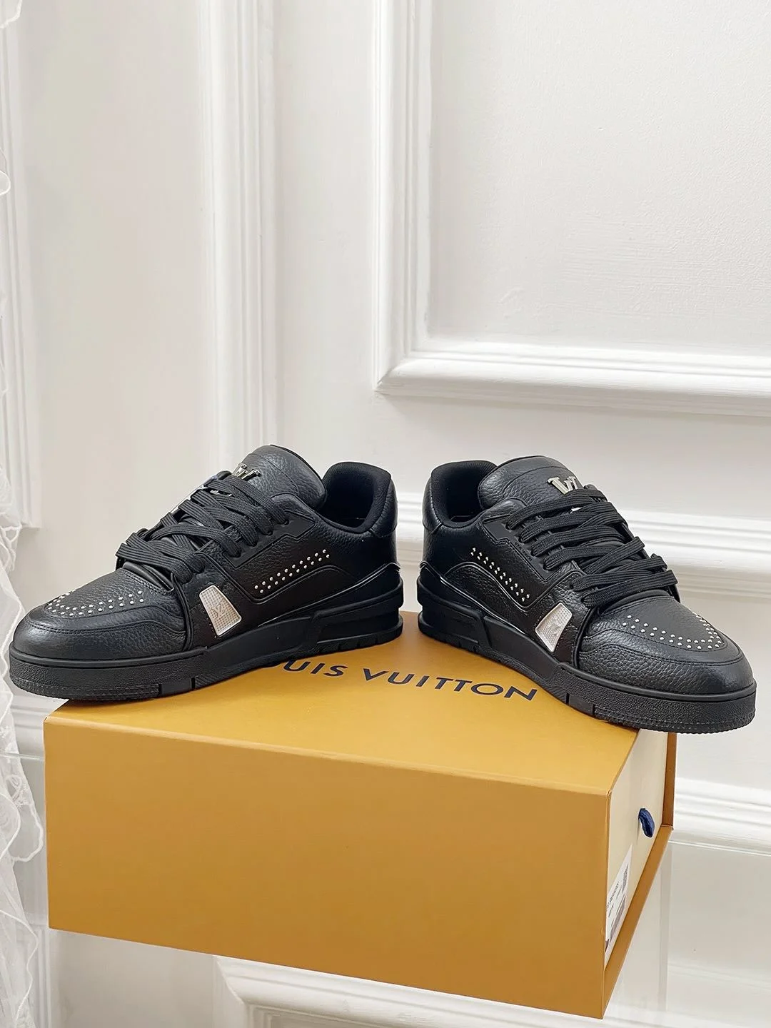 Louis Vuitton Trainer Sneaker FashionForward 31460