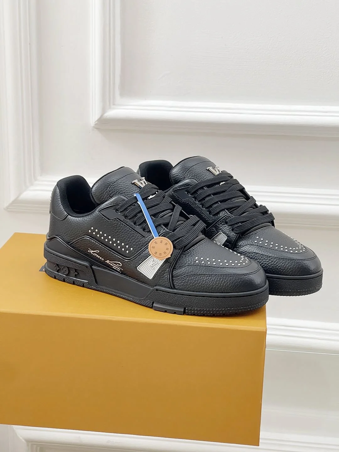Louis Vuitton Trainer Sneaker FashionForward 31460