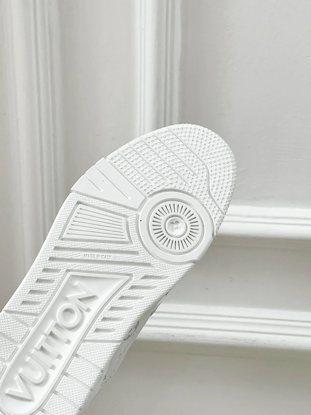 Youthful Louis Vuitton Trainer Sneaker 31472