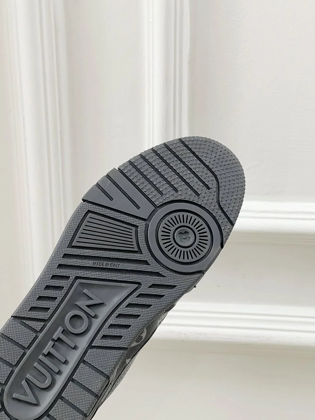 FastDry Louis Vuitton Trainer Sneaker 31470