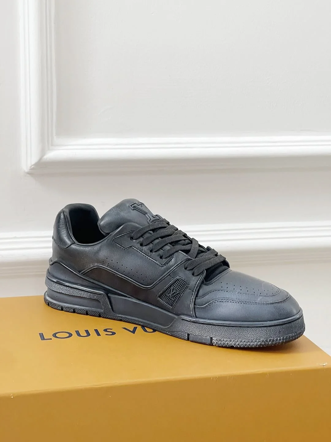 Louis Vuitton Trainer Sneaker SmartChoice 31454