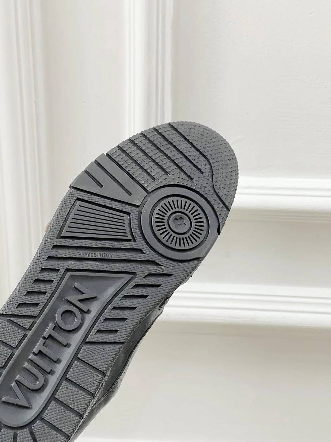 Louis Vuitton Trainer Sneaker SmartChoice 31454