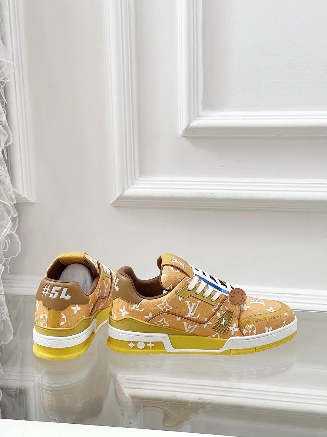 Snug Louis Vuitton Trainer Sneaker 31452