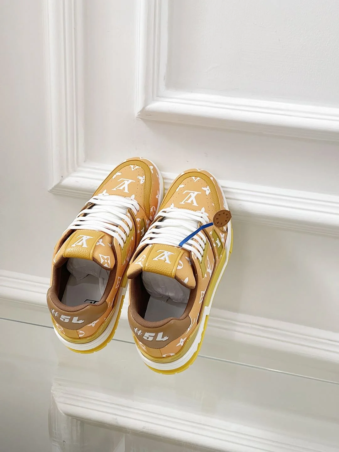Snug Louis Vuitton Trainer Sneaker 31452