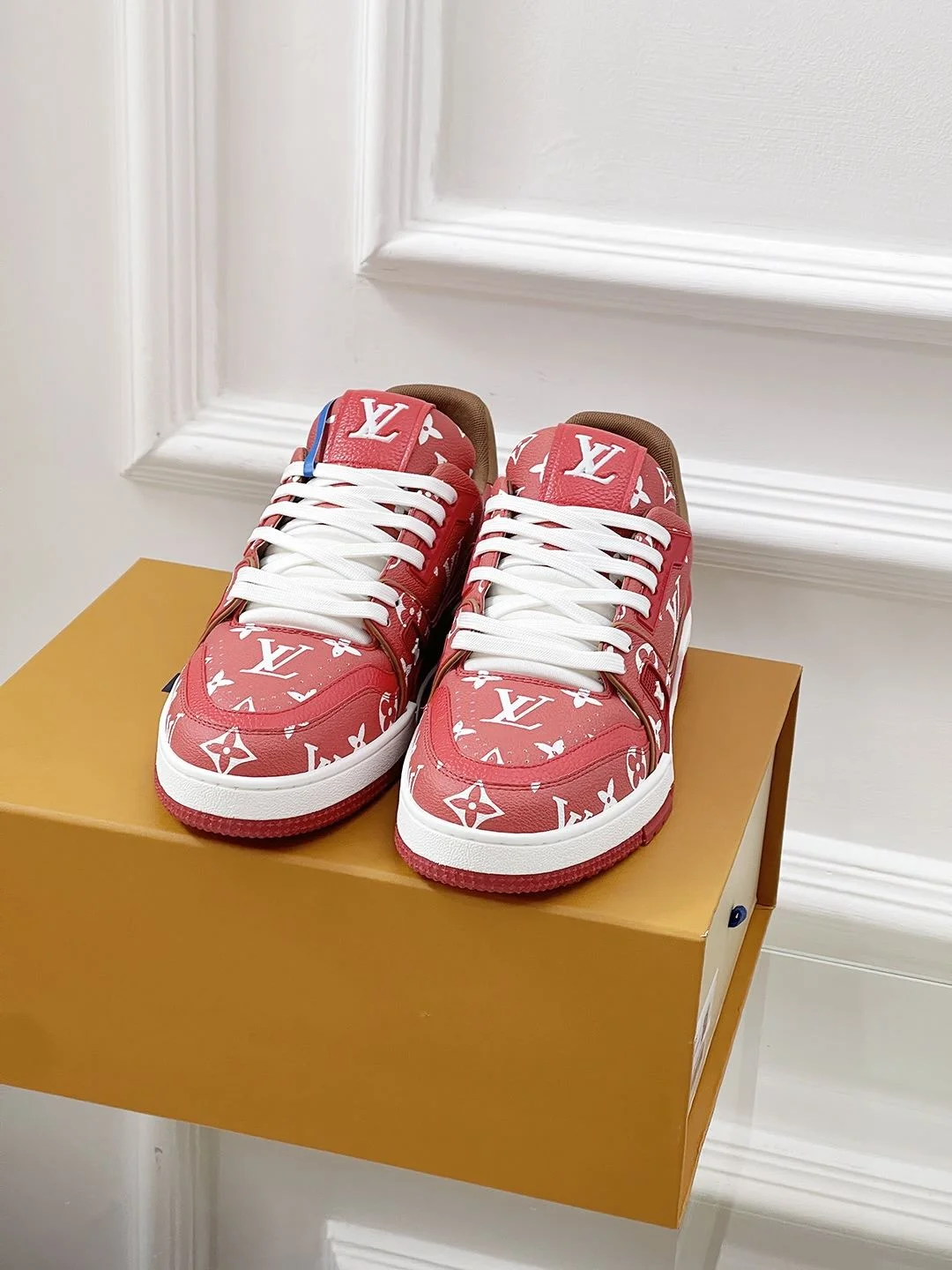Versatile Louis Vuitton Trainer Sneaker 31451