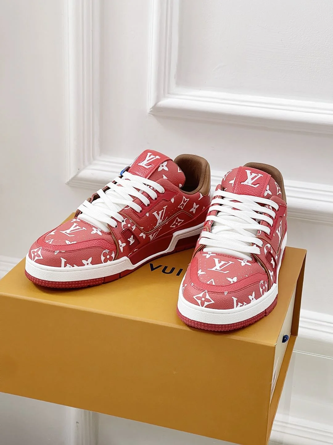 Versatile Louis Vuitton Trainer Sneaker 31451