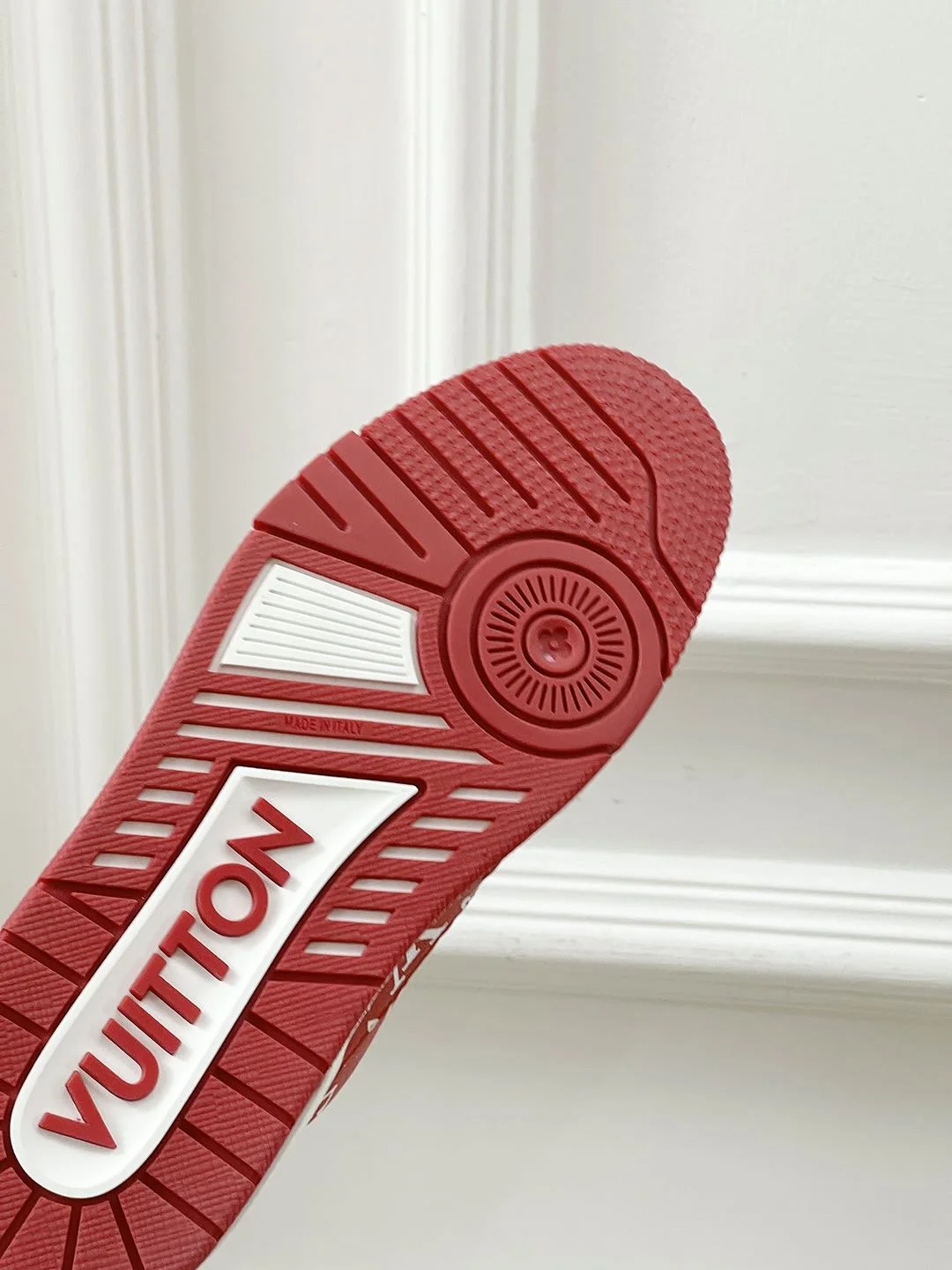 Versatile Louis Vuitton Trainer Sneaker 31451