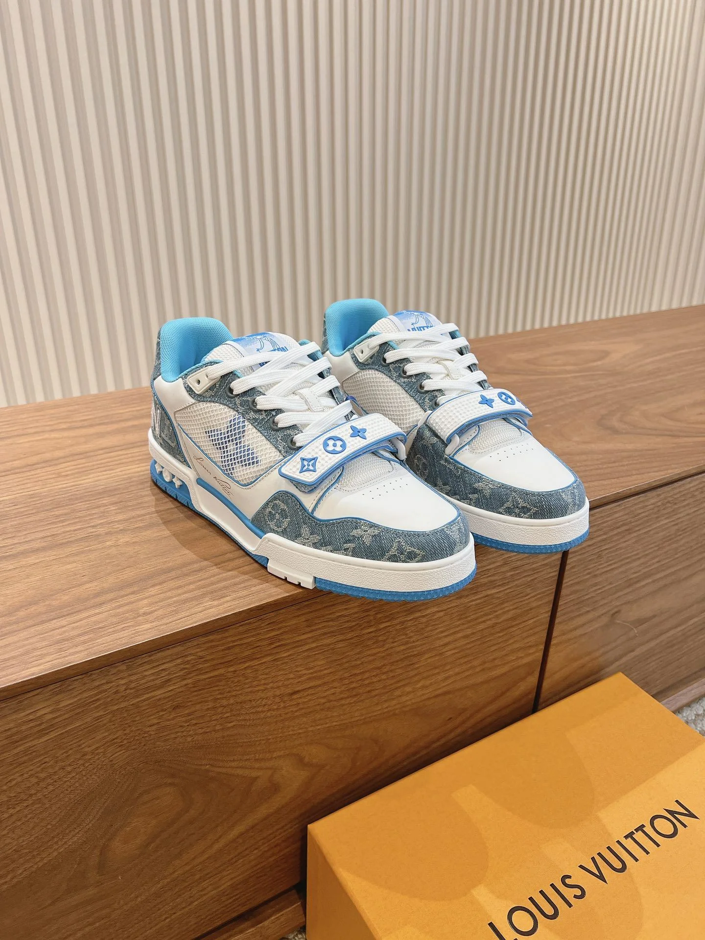 Louis Vuitton Trainer Sneaker Trendy 31457
