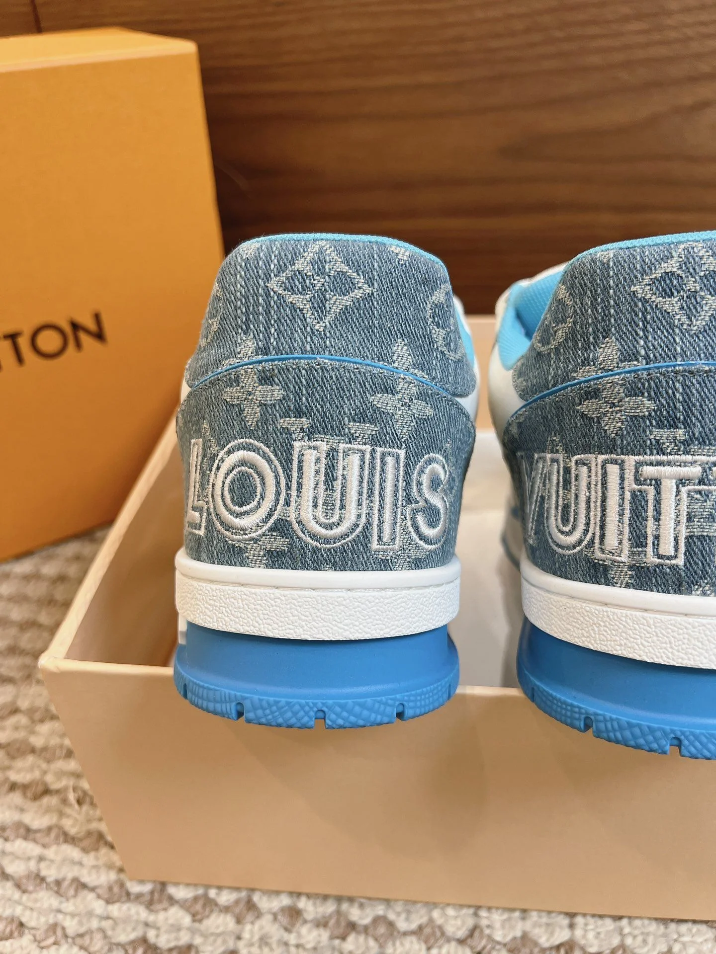 Louis Vuitton Trainer Sneaker Trendy 31457