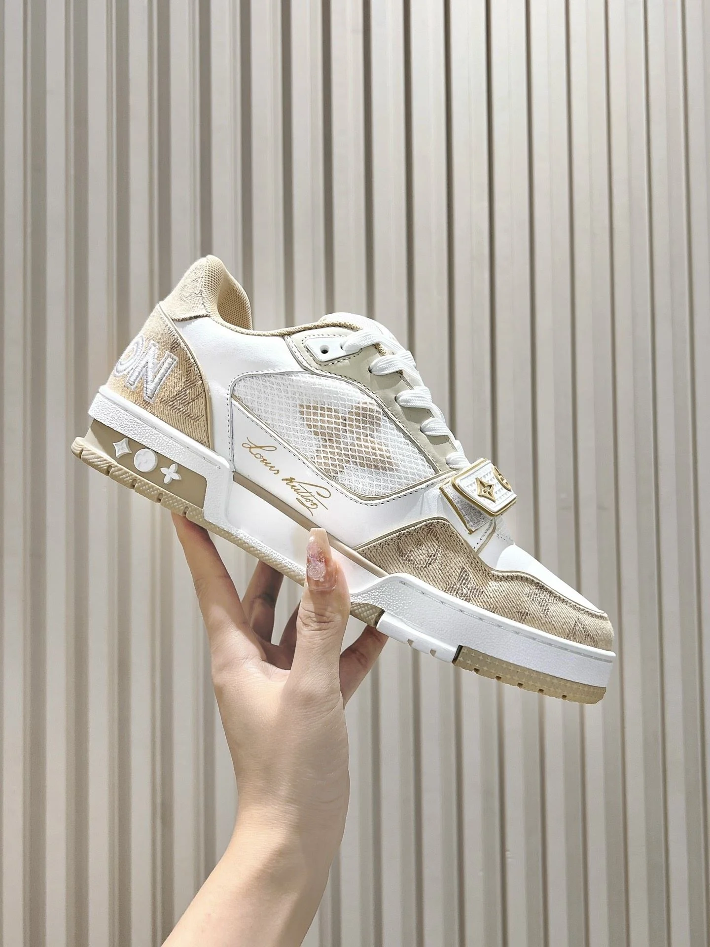 Louis Vuitton Trainer Sneaker Chic 31453