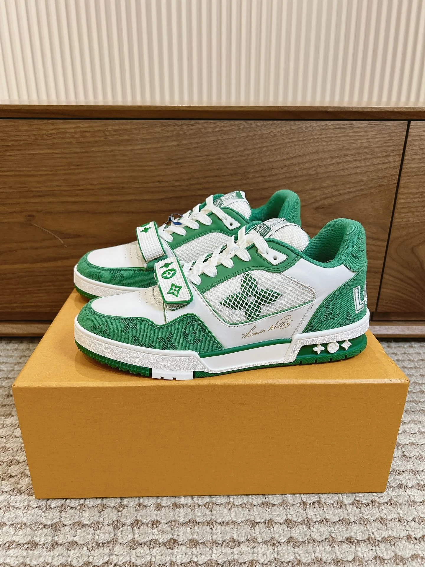 Versatile Louis Vuitton Trainer Sneaker 31462