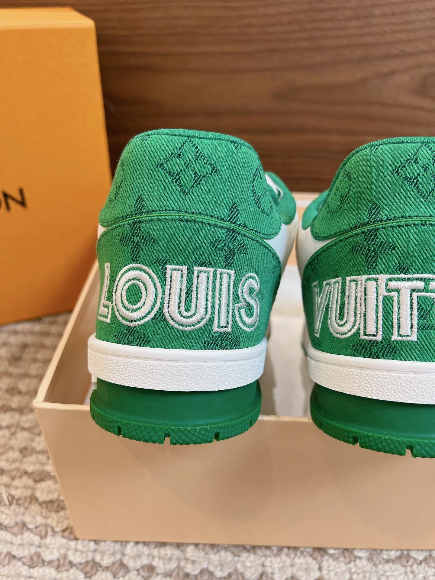 Versatile Louis Vuitton Trainer Sneaker 31462