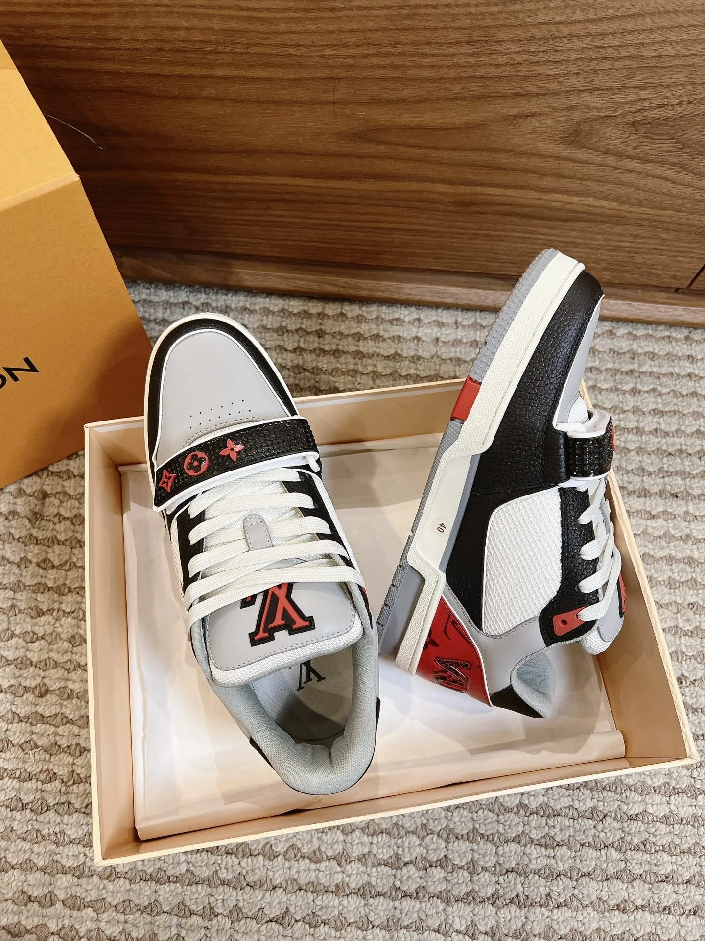 Louis Vuitton Trainer Sneaker Supportive 31450