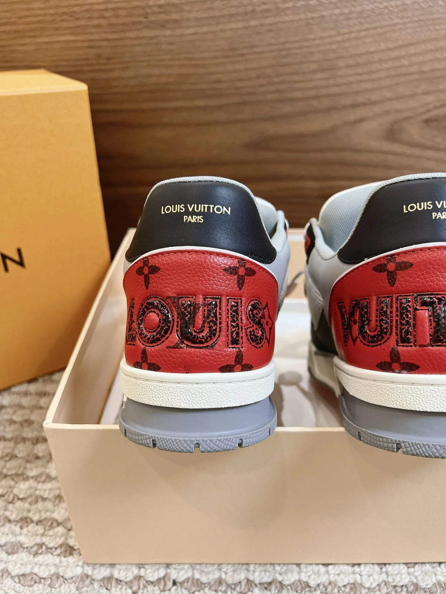 Louis Vuitton Trainer Sneaker Supportive 31450