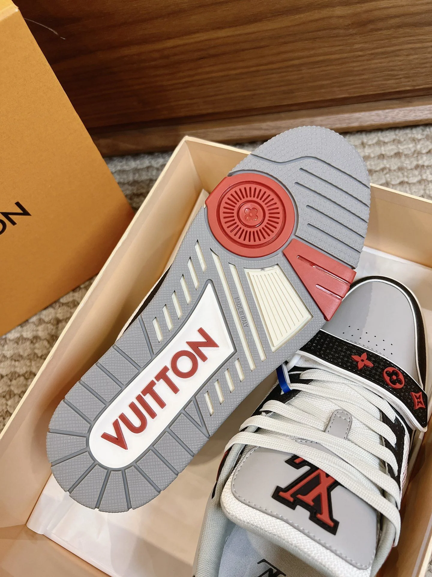 Louis Vuitton Trainer Sneaker Supportive 31450