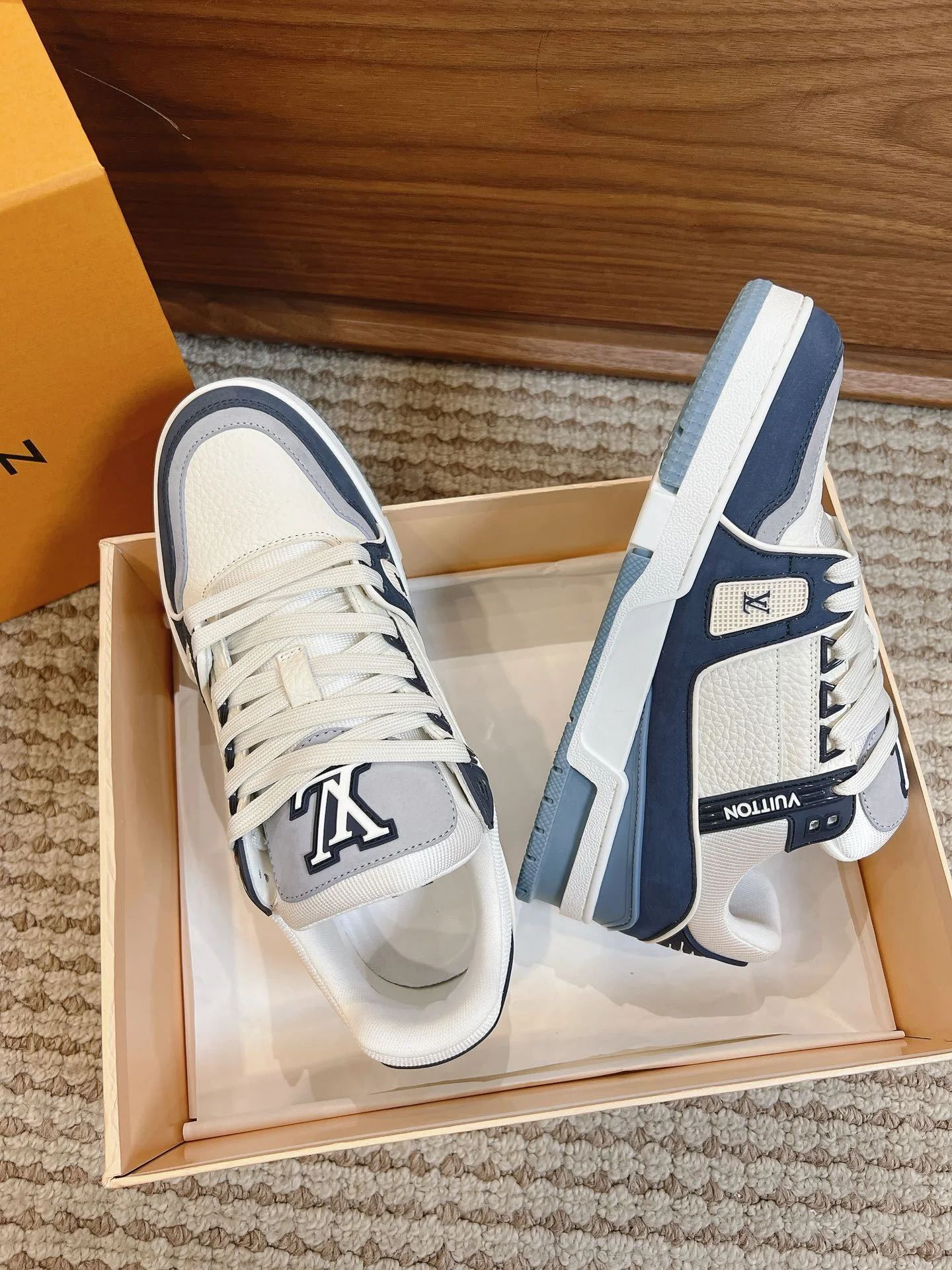 Comfortable Louis Vuitton Trainer Sneaker 31444