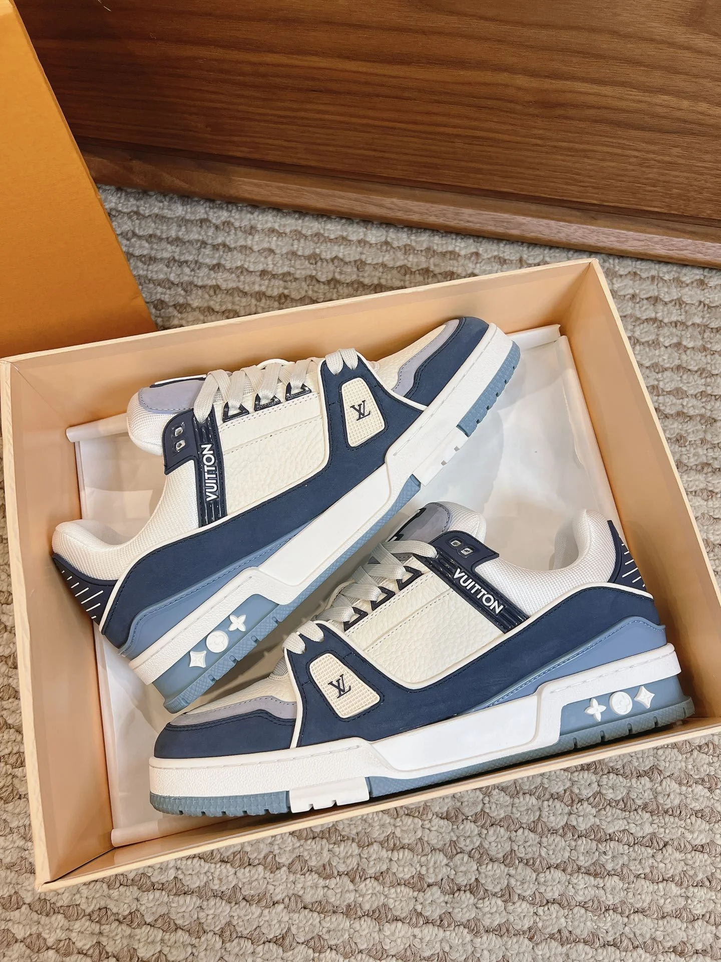 Comfortable Louis Vuitton Trainer Sneaker 31444