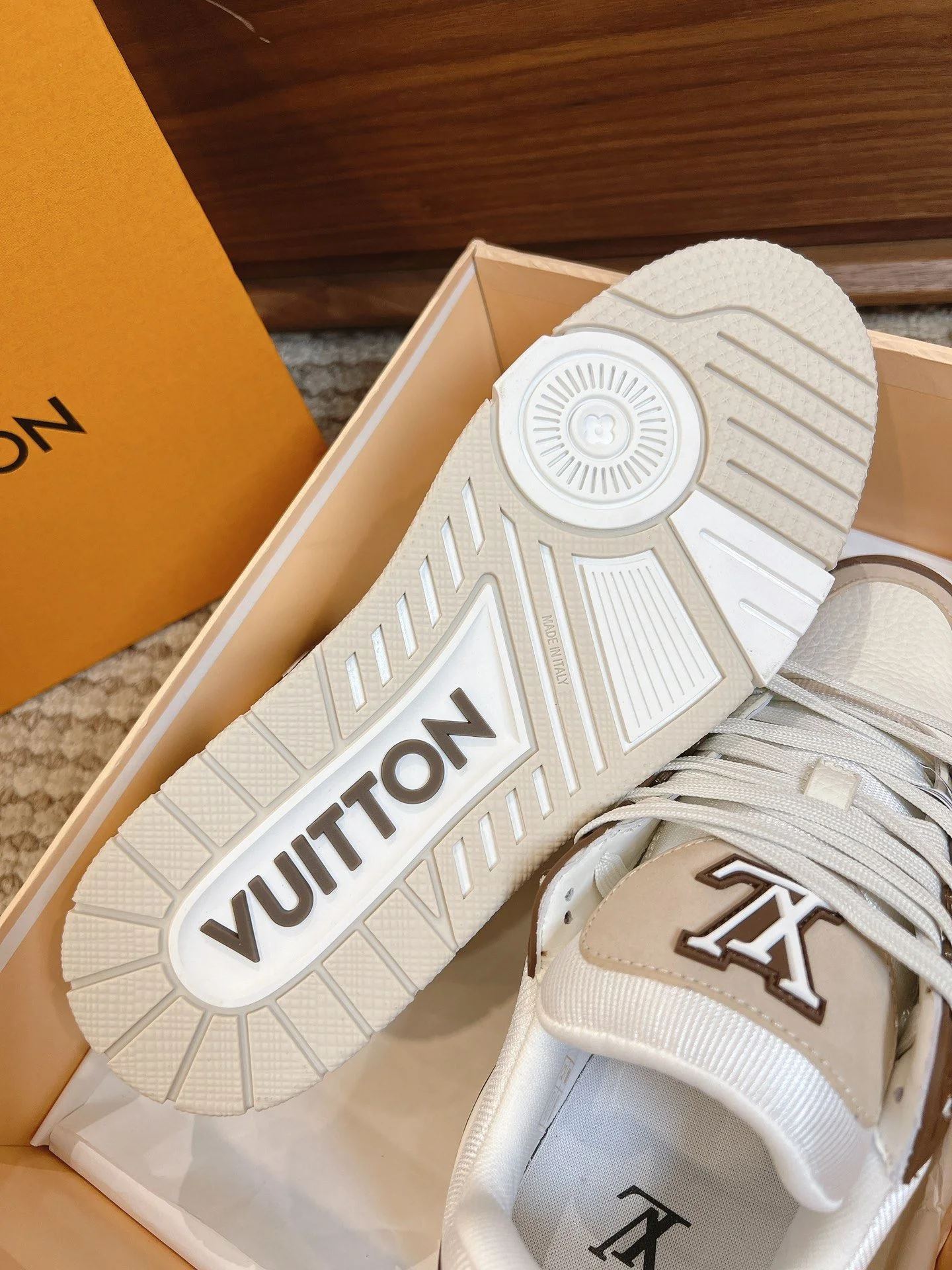 Louis Vuitton Trainer Sneaker UrbanStyle 31449