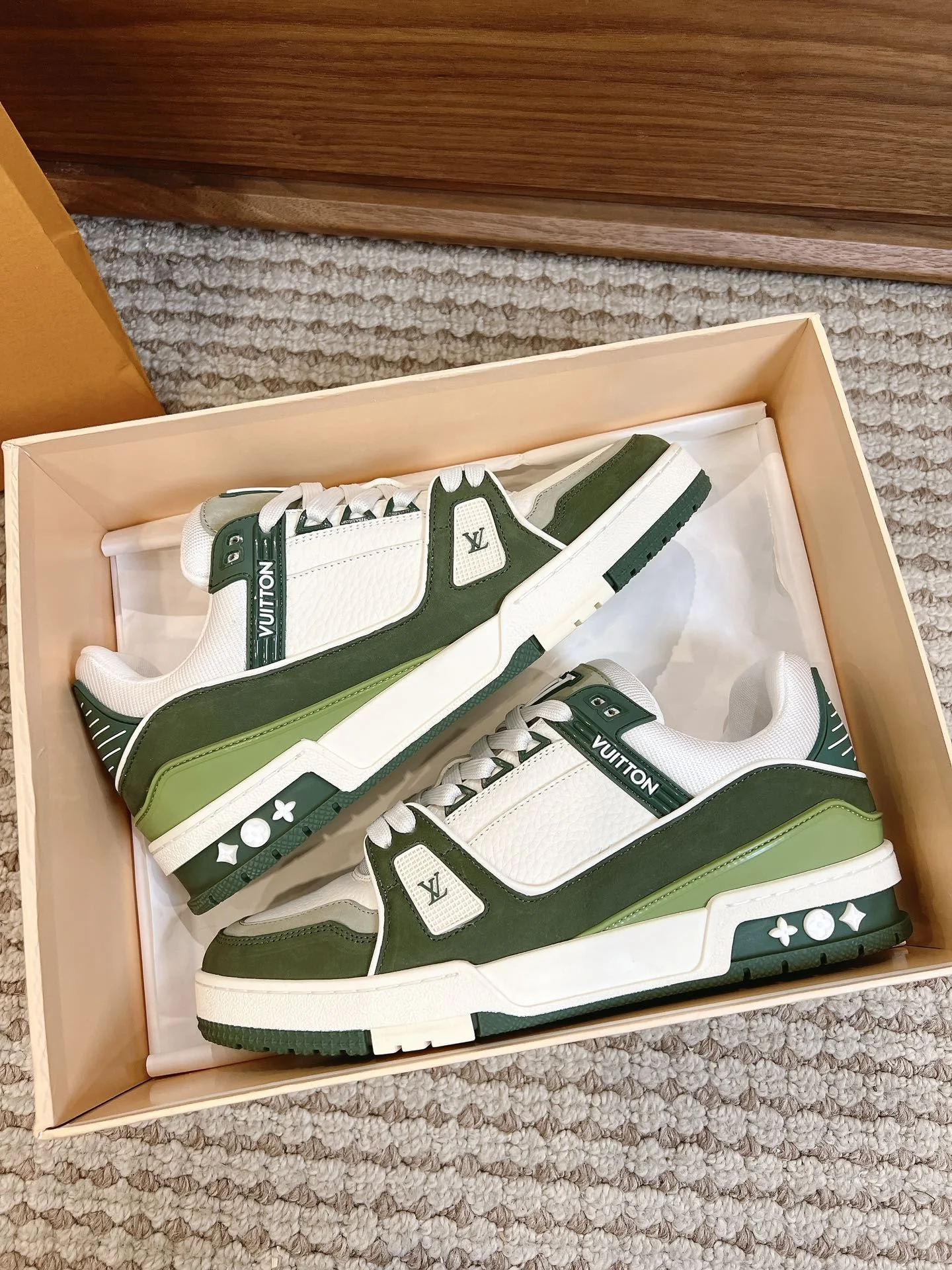 WaterResistant Louis Vuitton Trainer Sneaker 31445