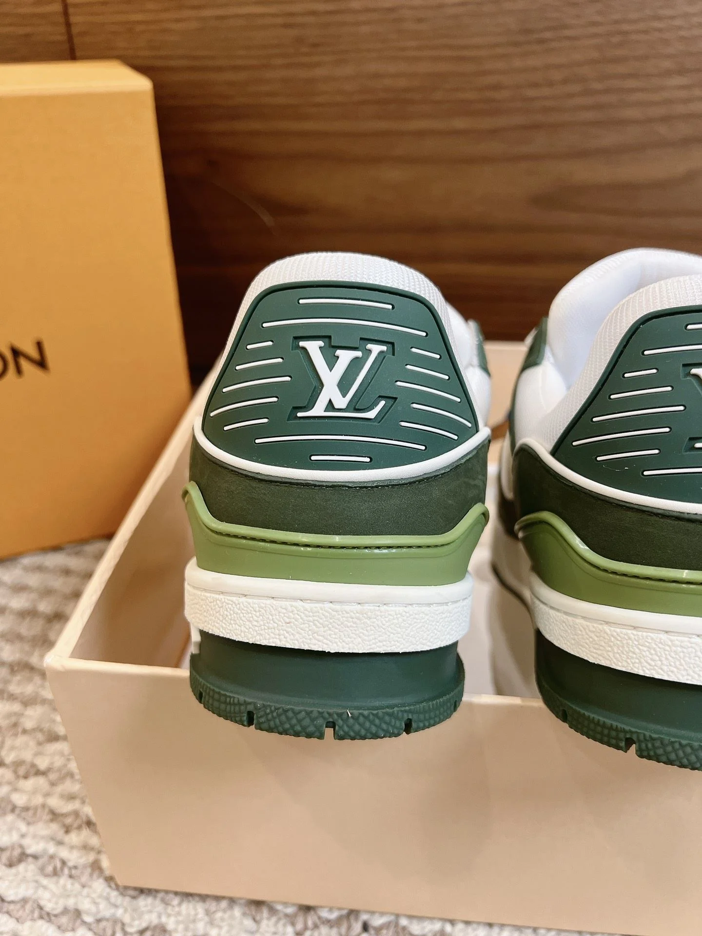 WaterResistant Louis Vuitton Trainer Sneaker 31445