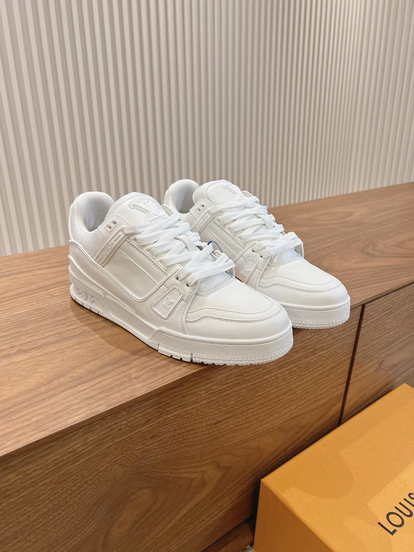 Louis Vuitton Trainer Sneaker Comfortable 31447