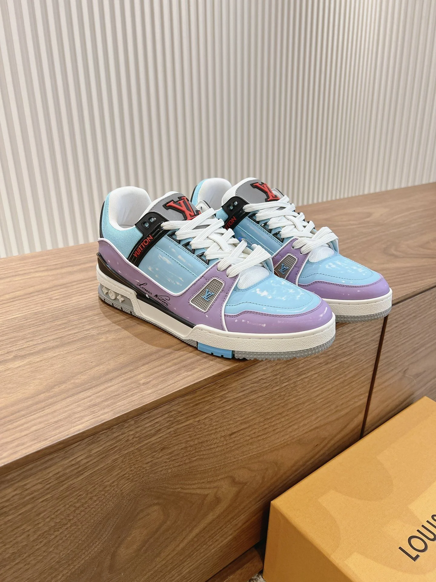Louis Vuitton Trainer Sneaker Reliable 31443