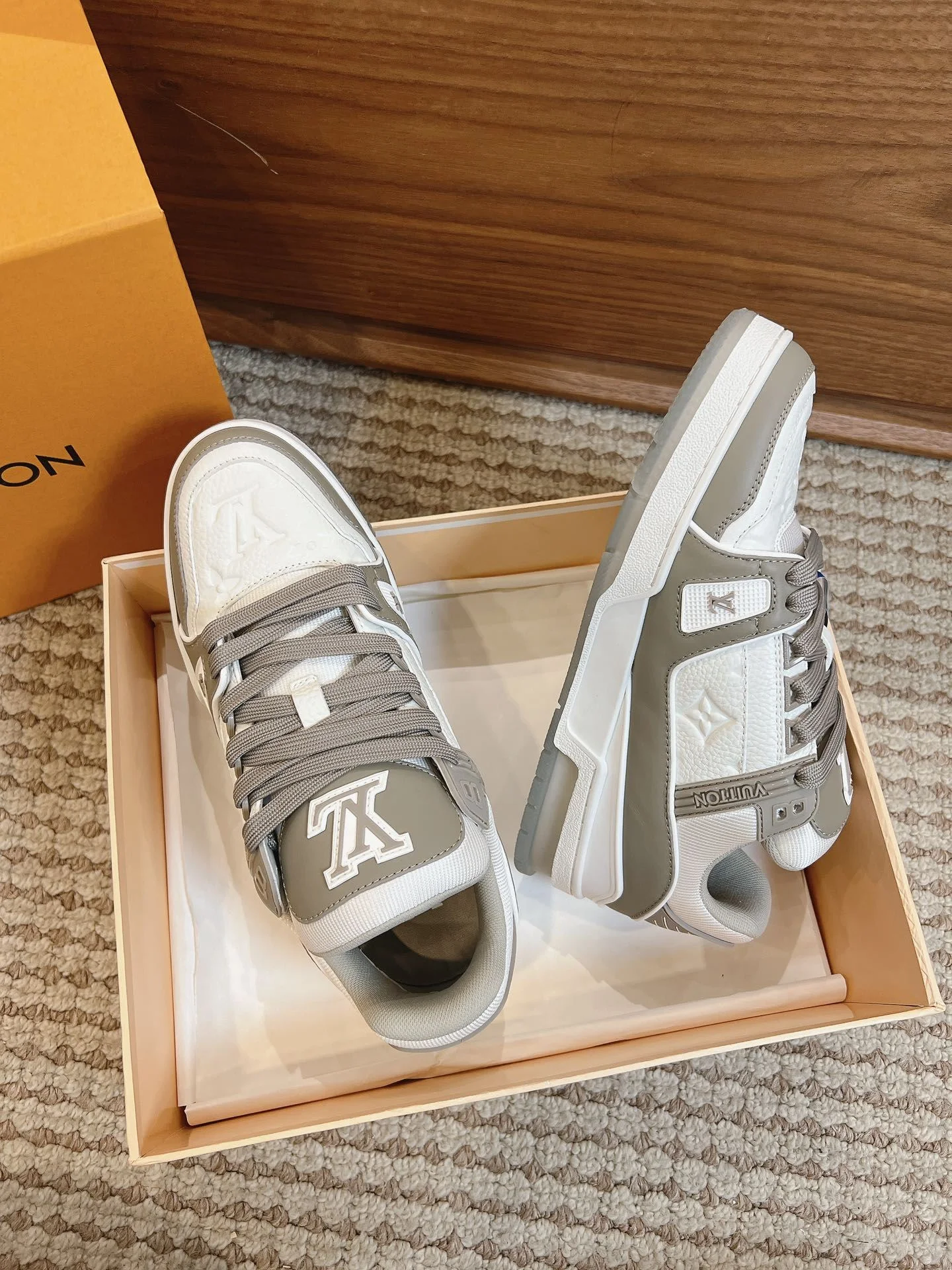Louis Vuitton Trainer Sneaker Snug 31440