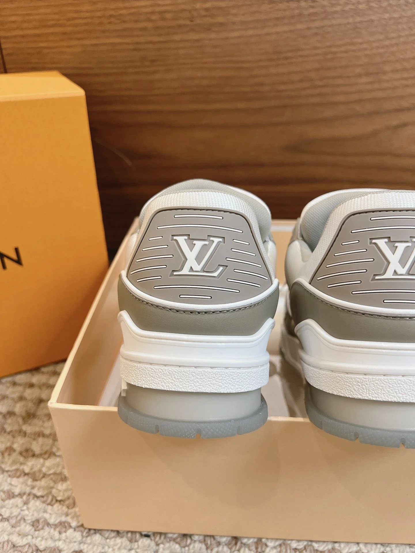 Louis Vuitton Trainer Sneaker Snug 31440