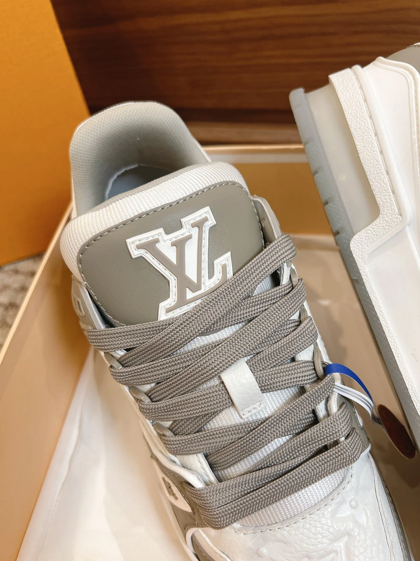 Louis Vuitton Trainer Sneaker Snug 31440
