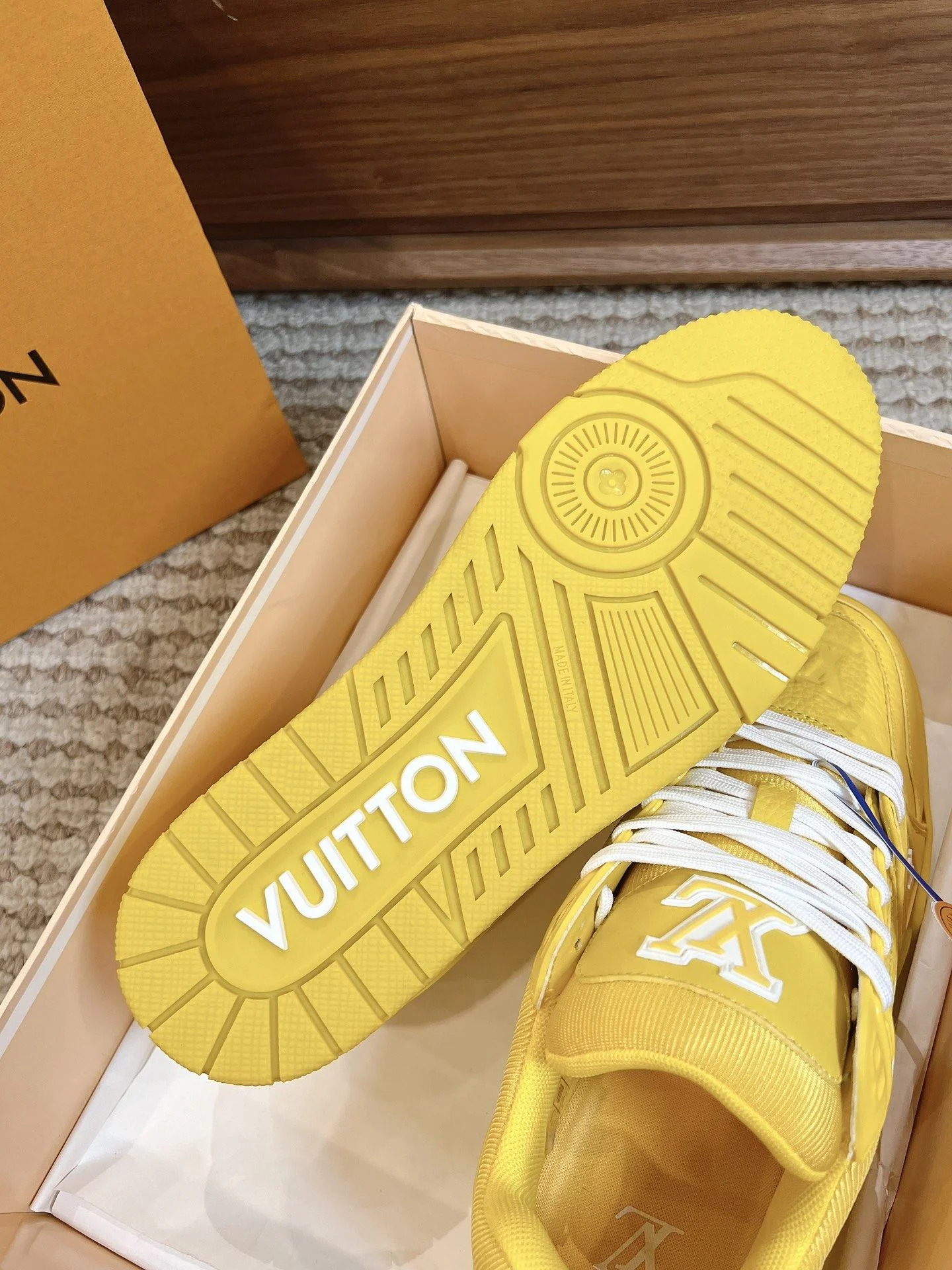 Contemporary Louis Vuitton Trainer Sneaker 31439