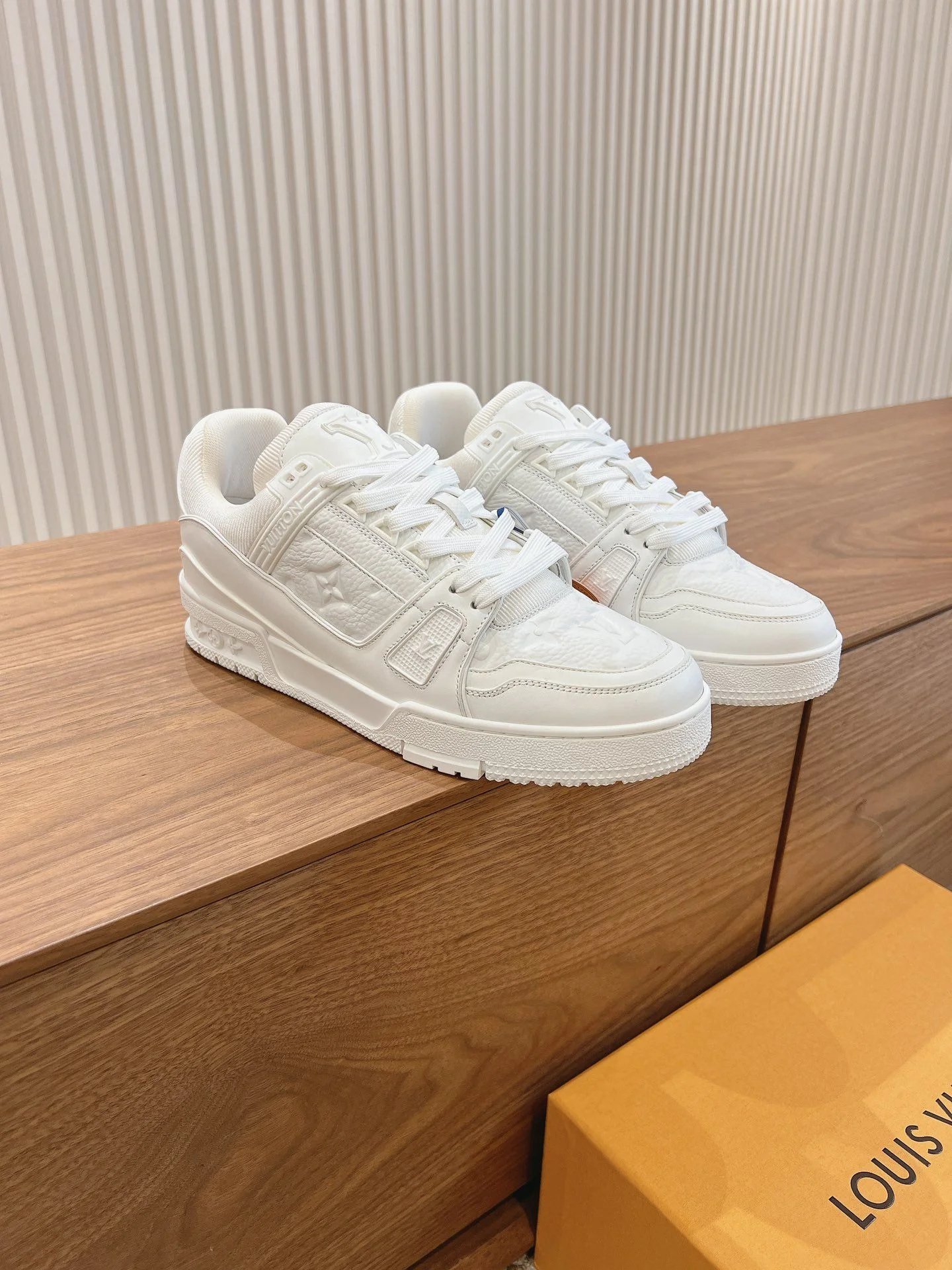 Louis Vuitton Trainer Sneaker Durable 31438