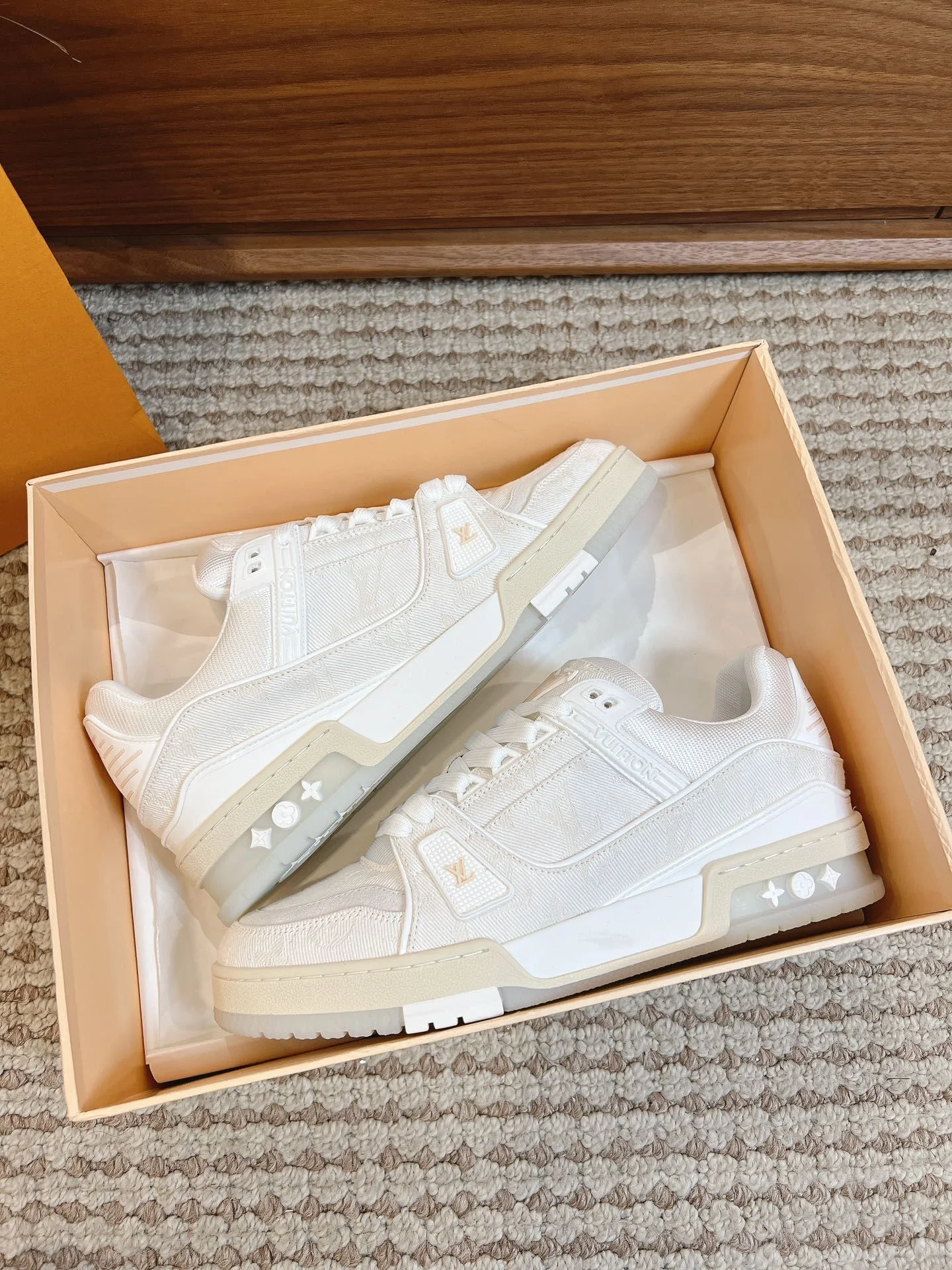 Louis Vuitton Trainer Sneaker Sophisticated 31436