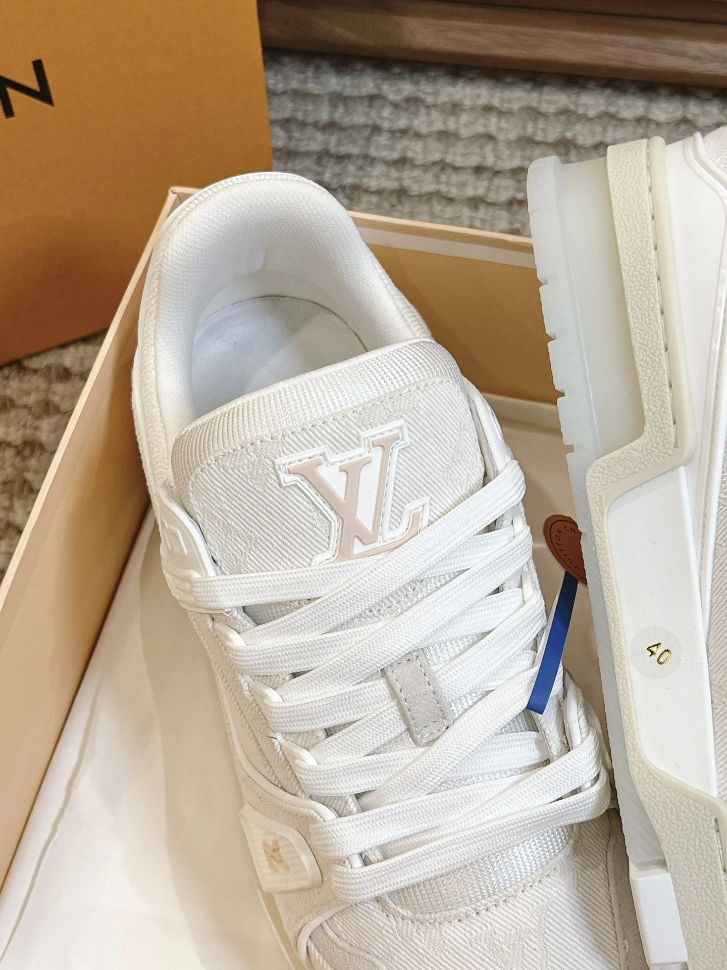 Louis Vuitton Trainer Sneaker Sophisticated 31436