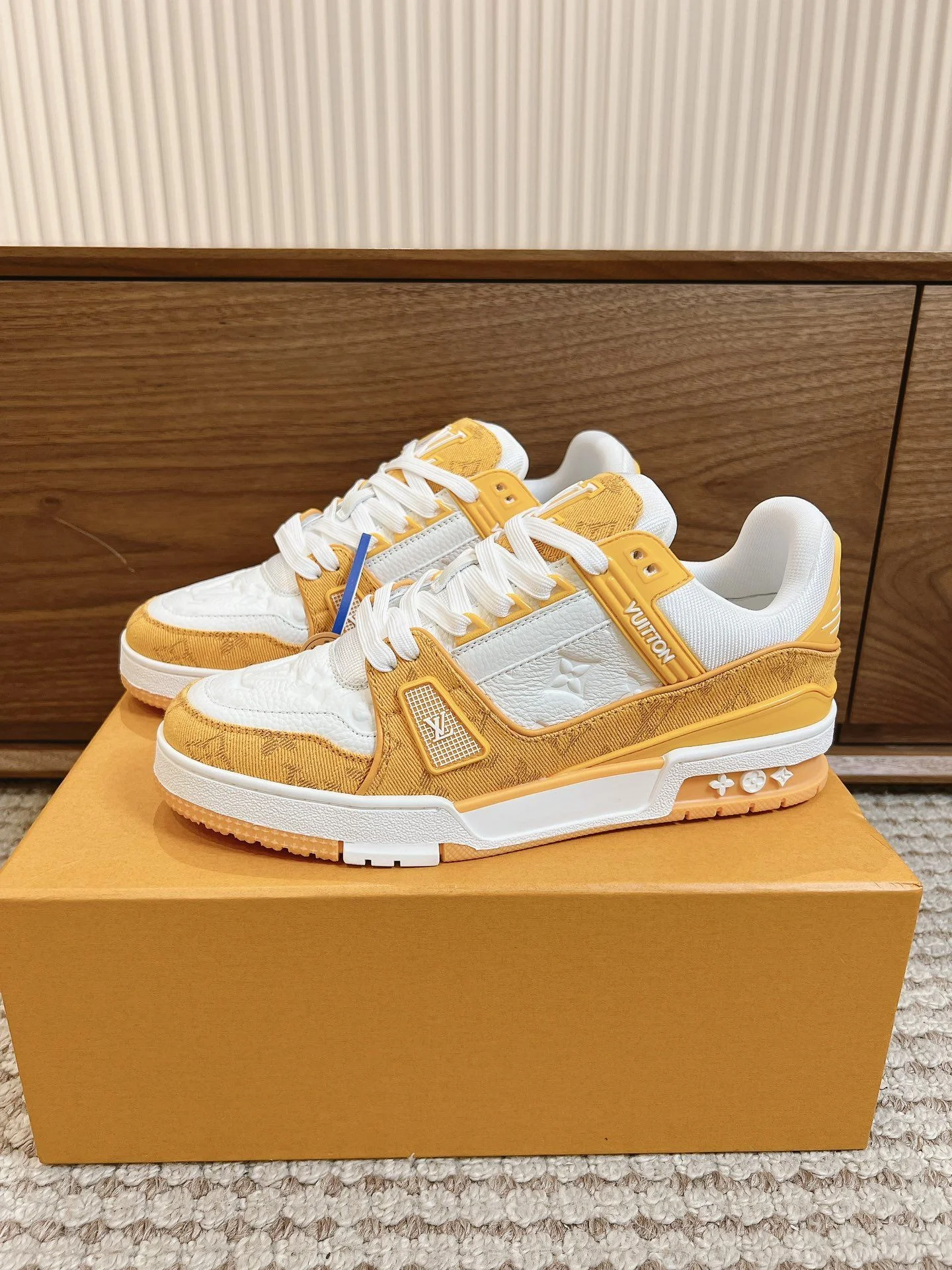 Louis Vuitton Trainer Sneaker Supportive 31419