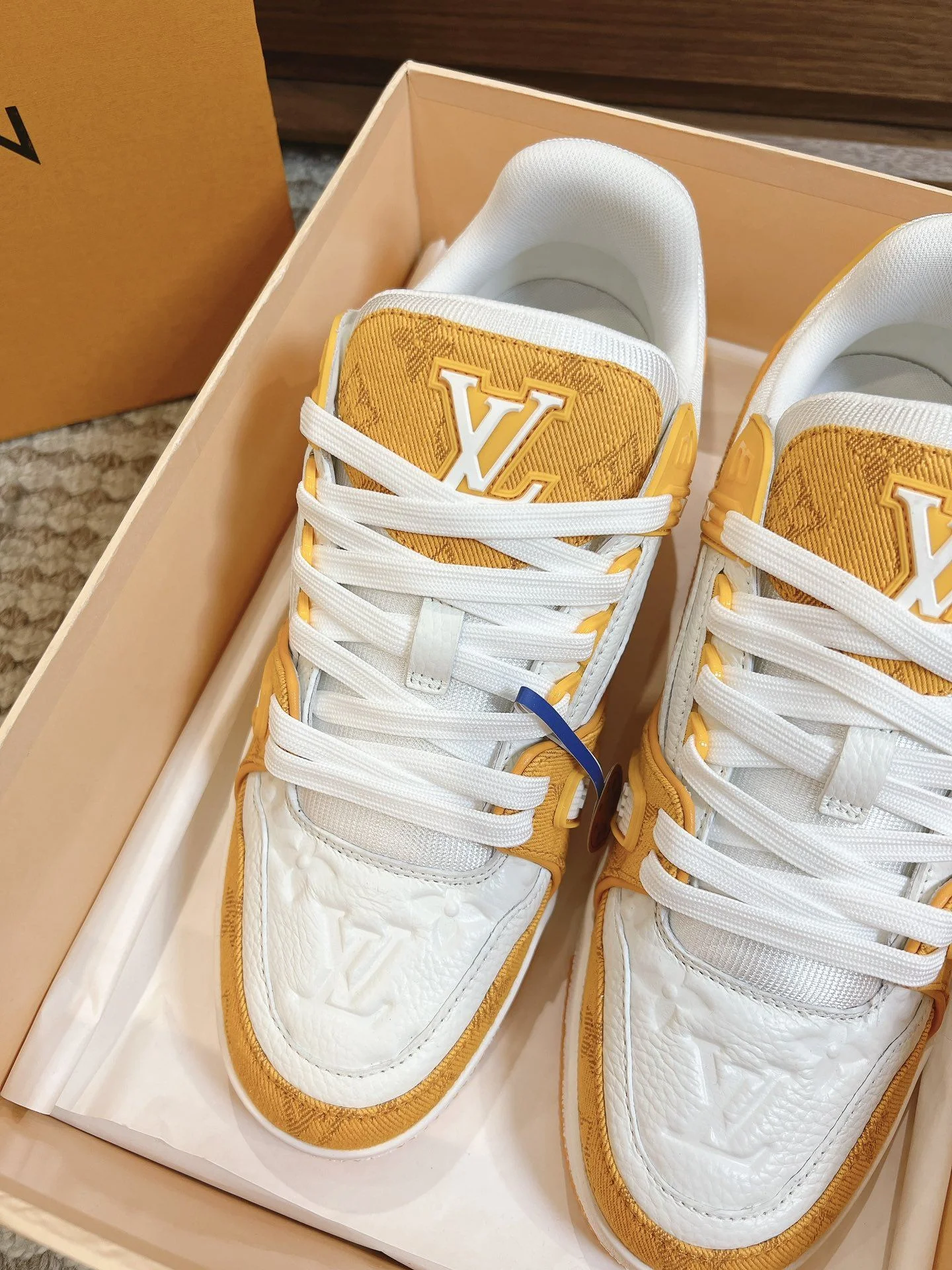 Louis Vuitton Trainer Sneaker Supportive 31419