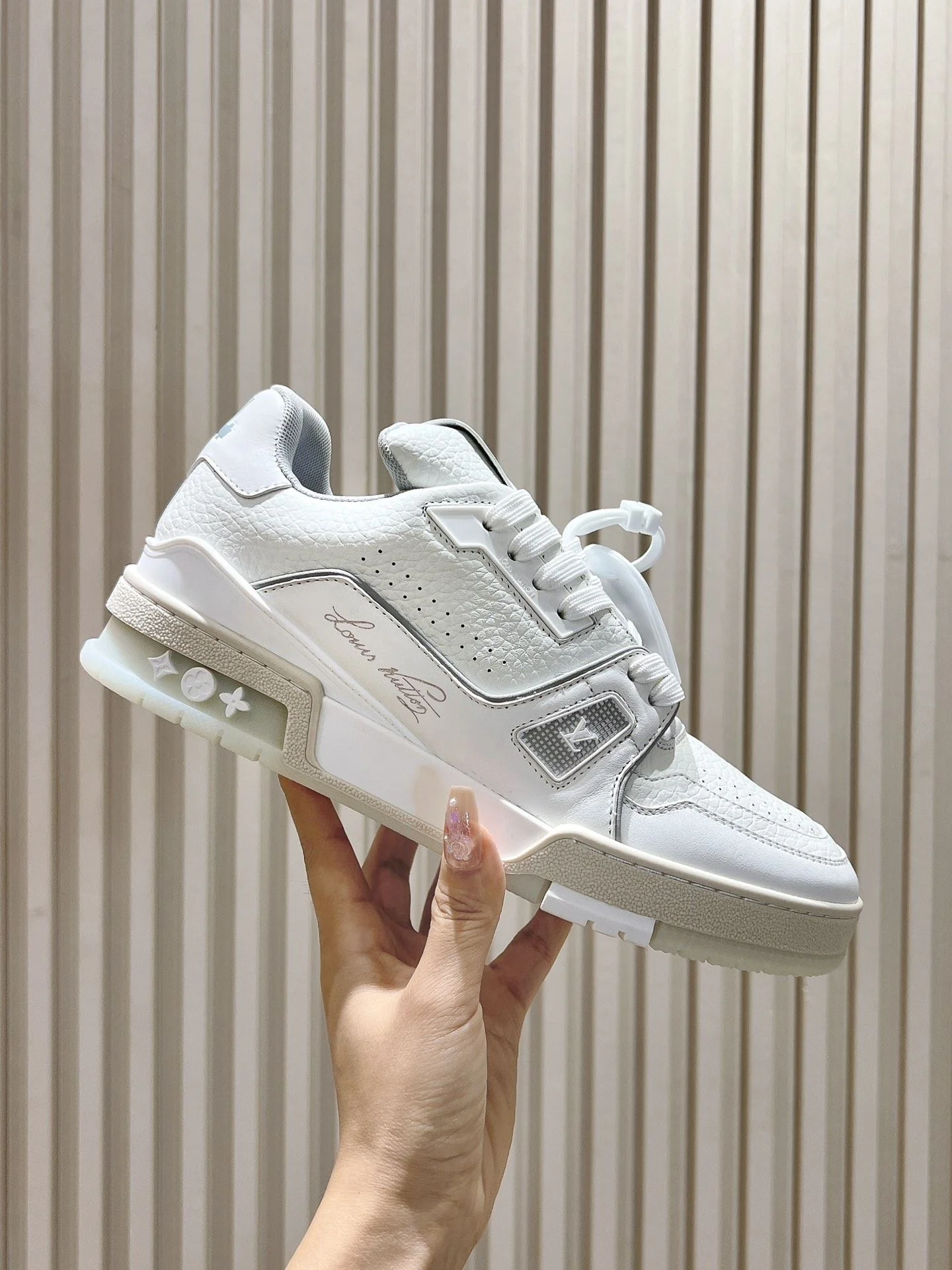 Functional Louis Vuitton Trainer Sneaker 31417