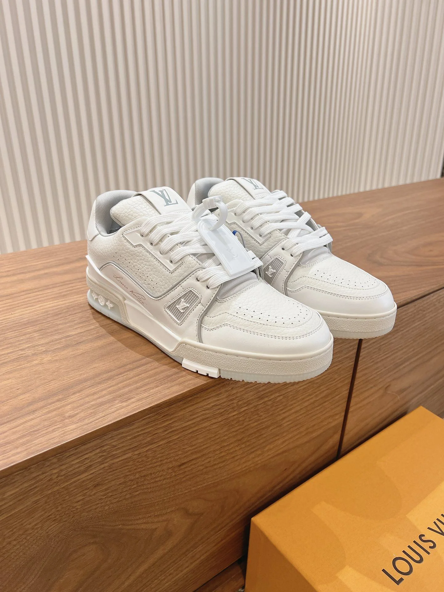 Functional Louis Vuitton Trainer Sneaker 31417