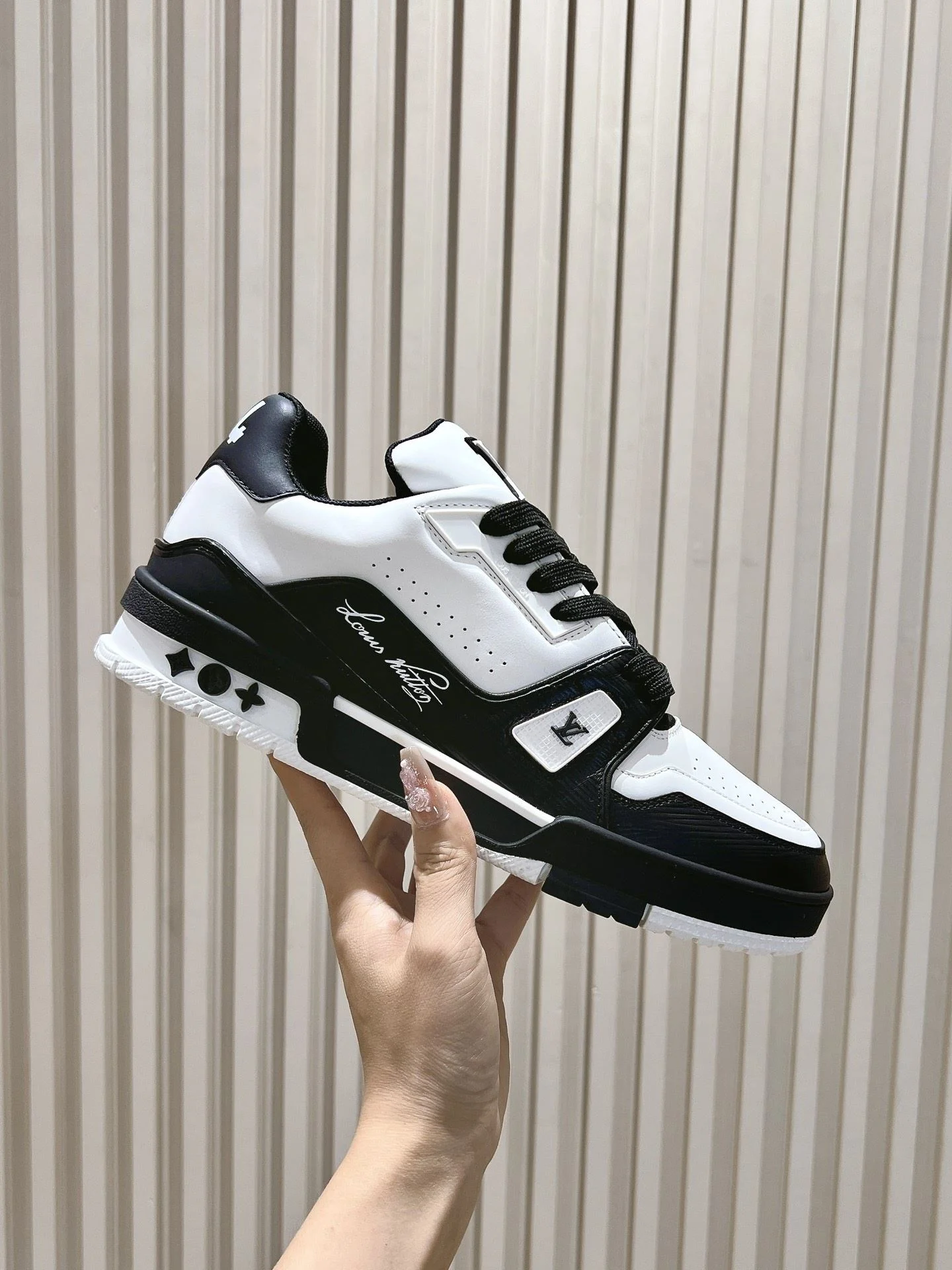 Louis Vuitton Trainer Sneaker MultiPurpose 31414