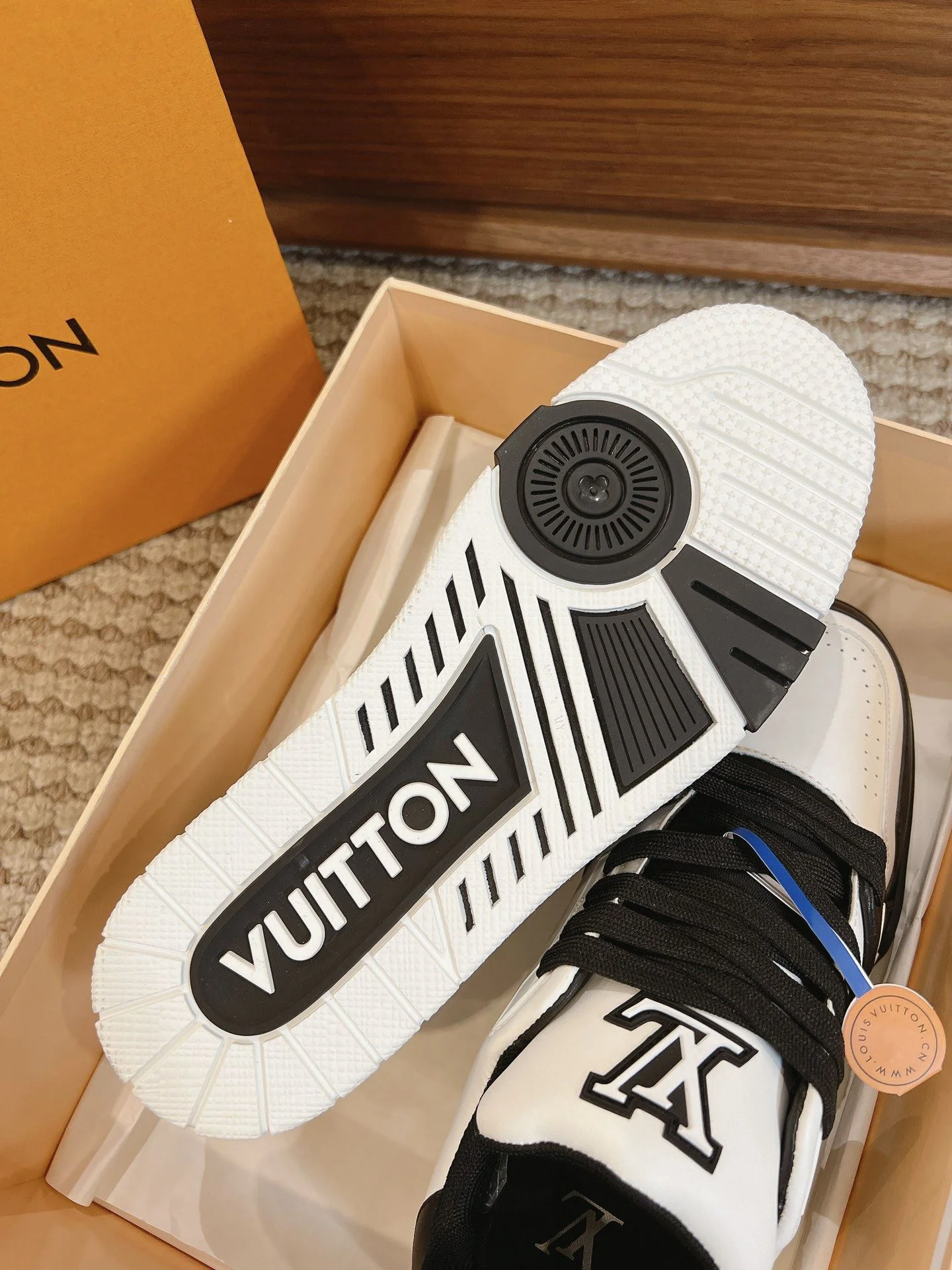Louis Vuitton Trainer Sneaker MultiPurpose 31414