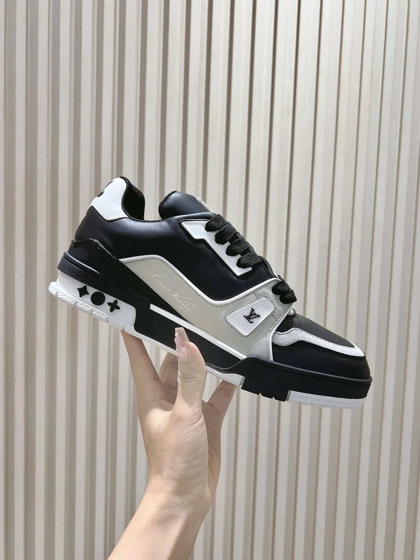OdorResistant Louis Vuitton Trainer Sneaker 31427