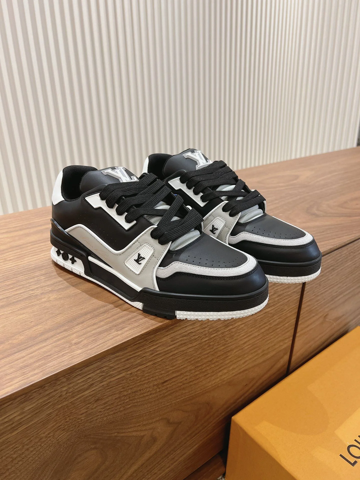 OdorResistant Louis Vuitton Trainer Sneaker 31427