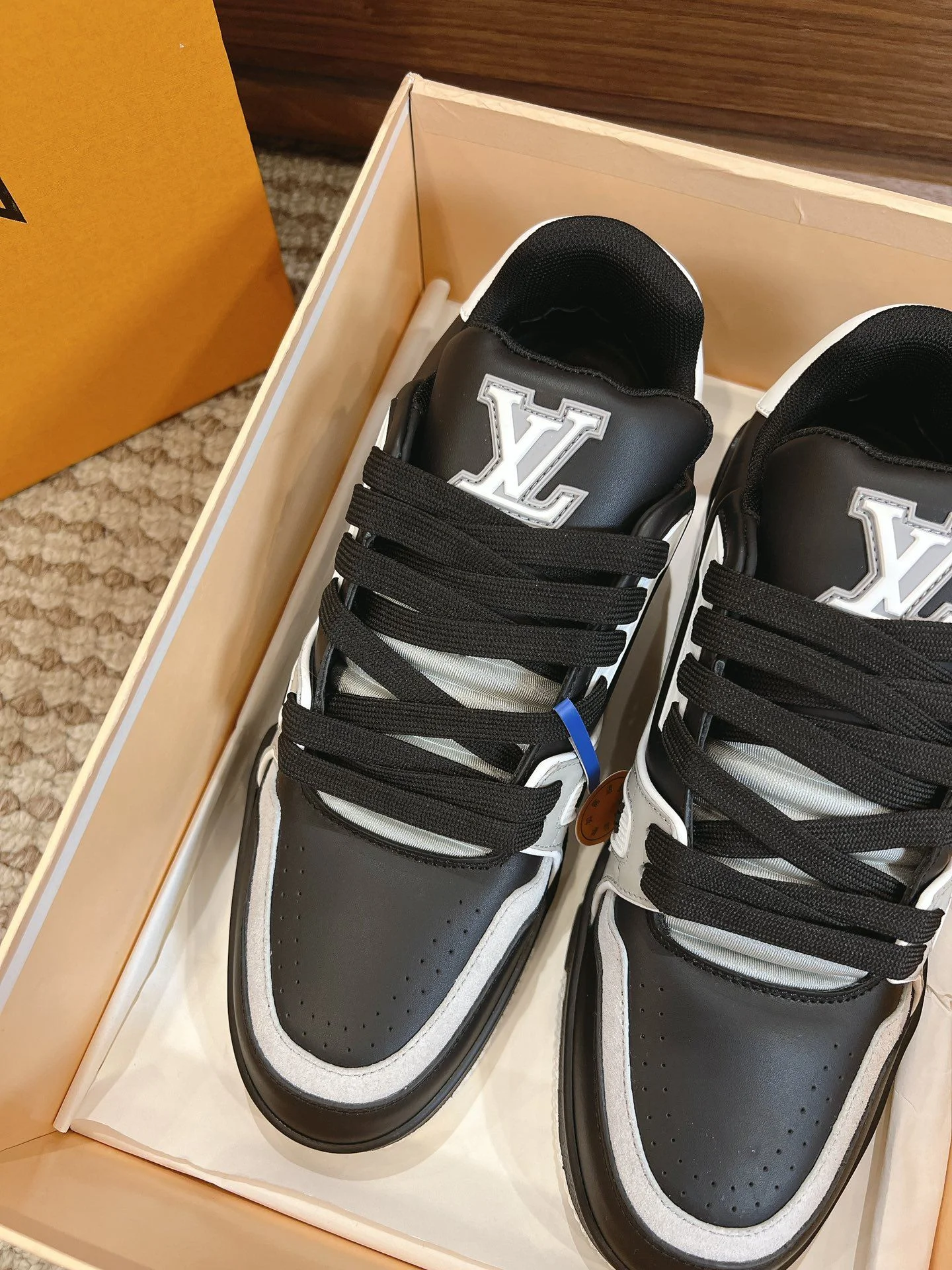 OdorResistant Louis Vuitton Trainer Sneaker 31427