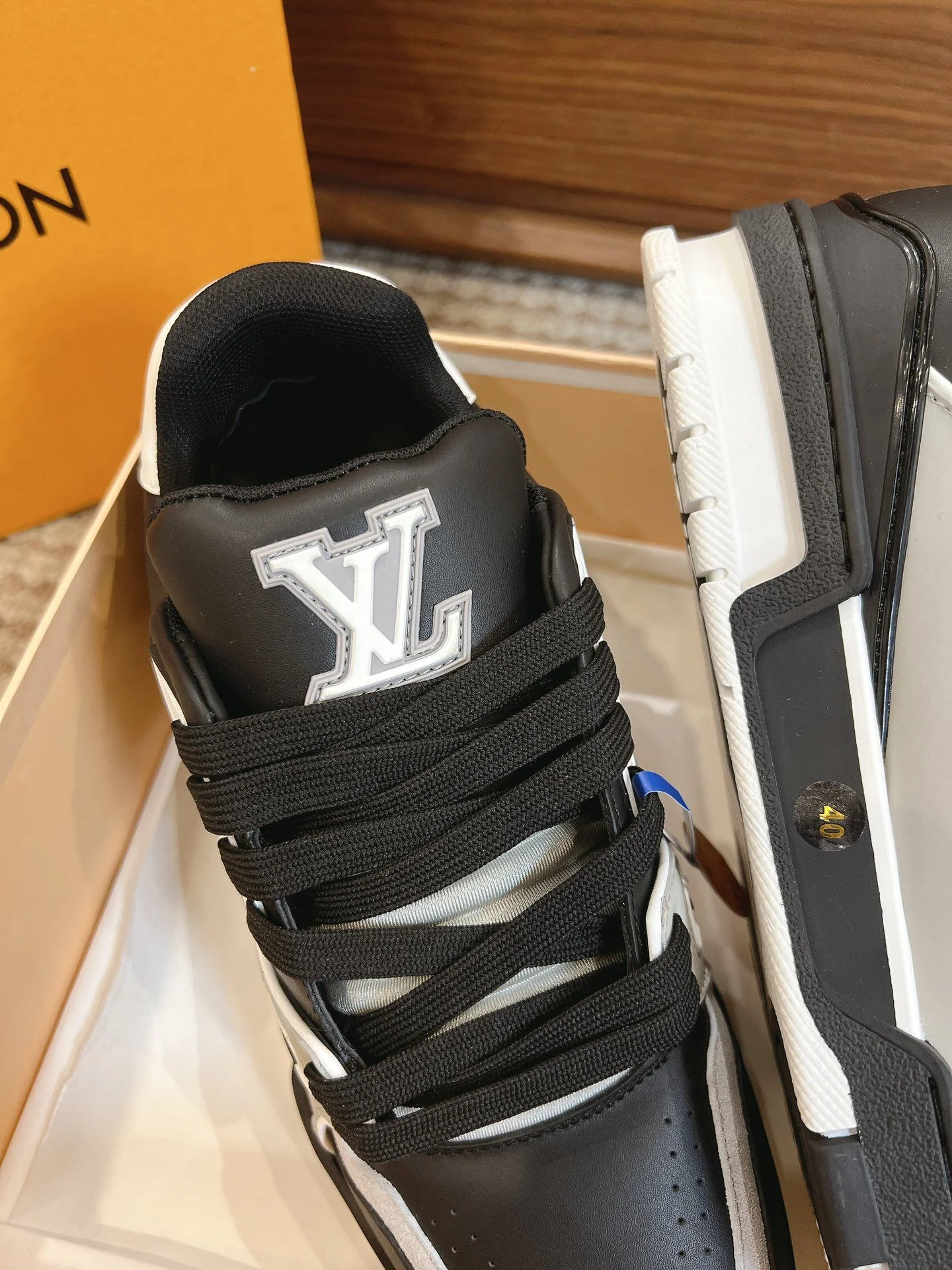 OdorResistant Louis Vuitton Trainer Sneaker 31427