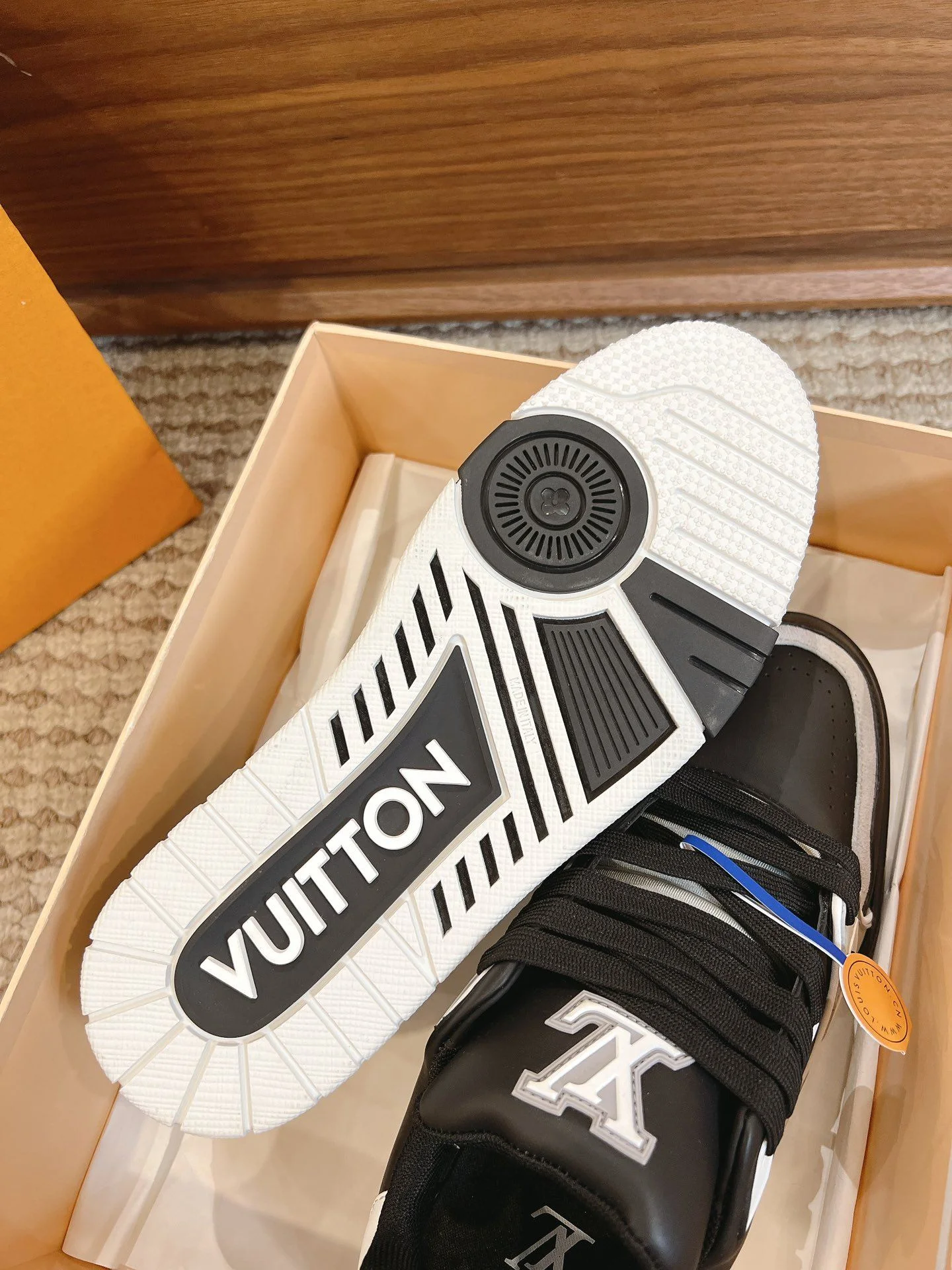 OdorResistant Louis Vuitton Trainer Sneaker 31427