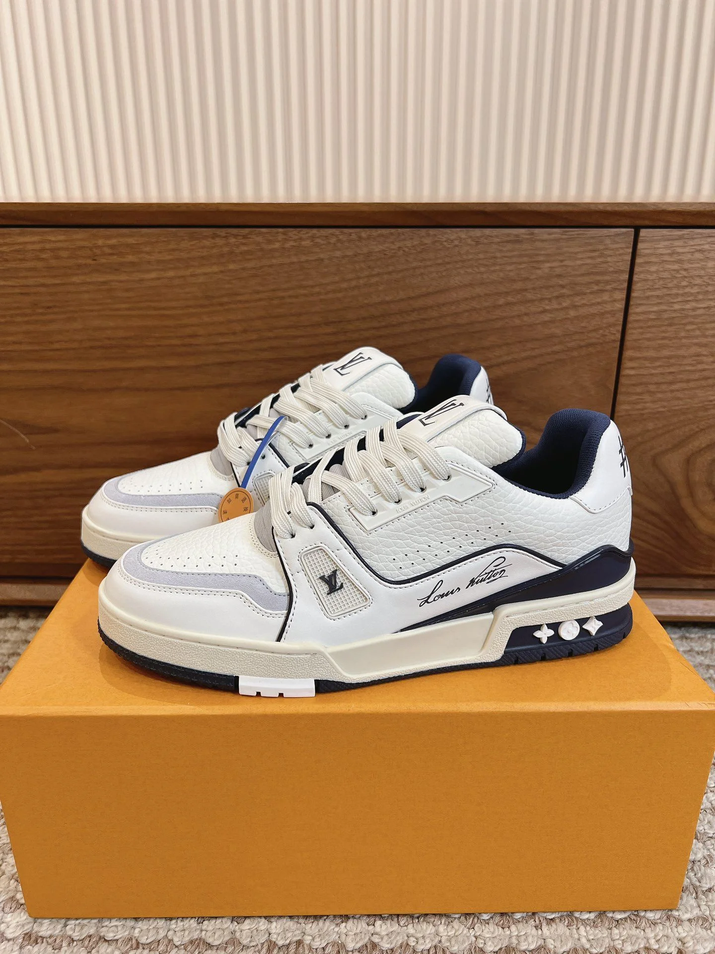 Comfortable Louis Vuitton Trainer Sneaker 31435
