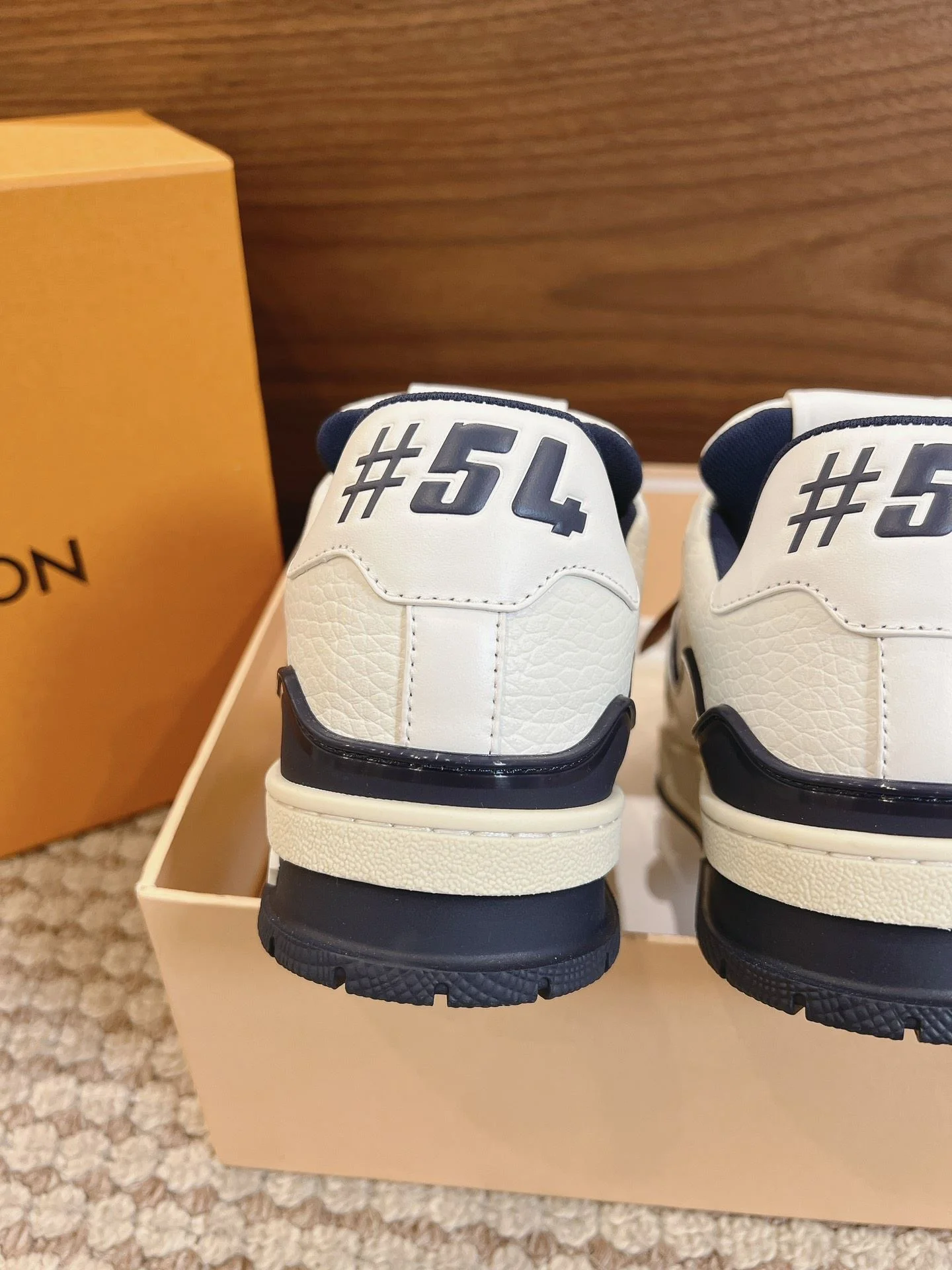Comfortable Louis Vuitton Trainer Sneaker 31435